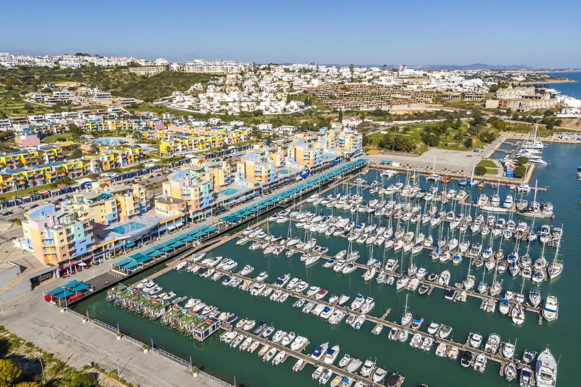 Marina Breeze Apartment With Pool - 900M From The Beach Albufeira Exterior photo