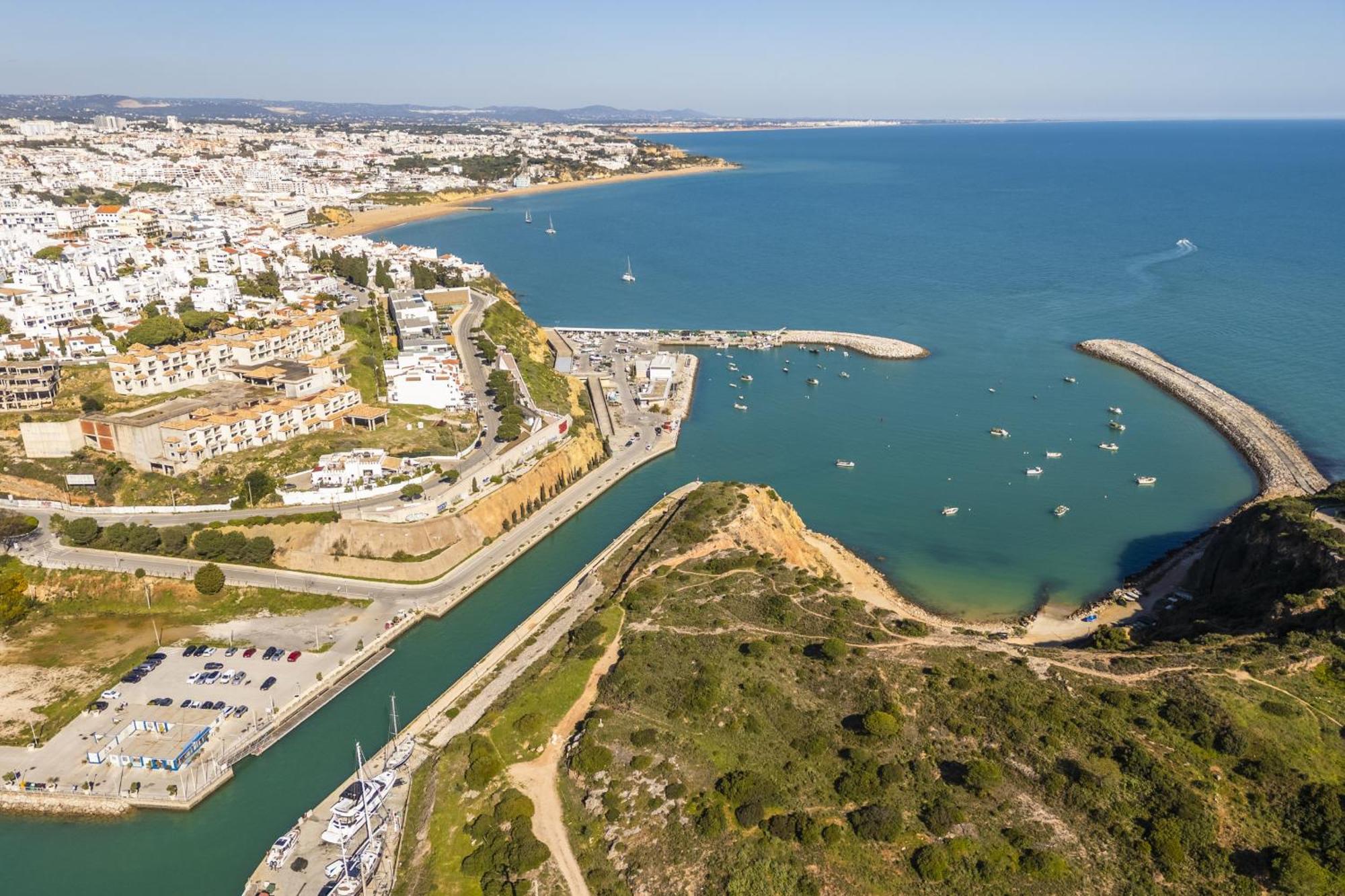 Marina Breeze Apartment With Pool - 900M From The Beach Albufeira Exterior photo