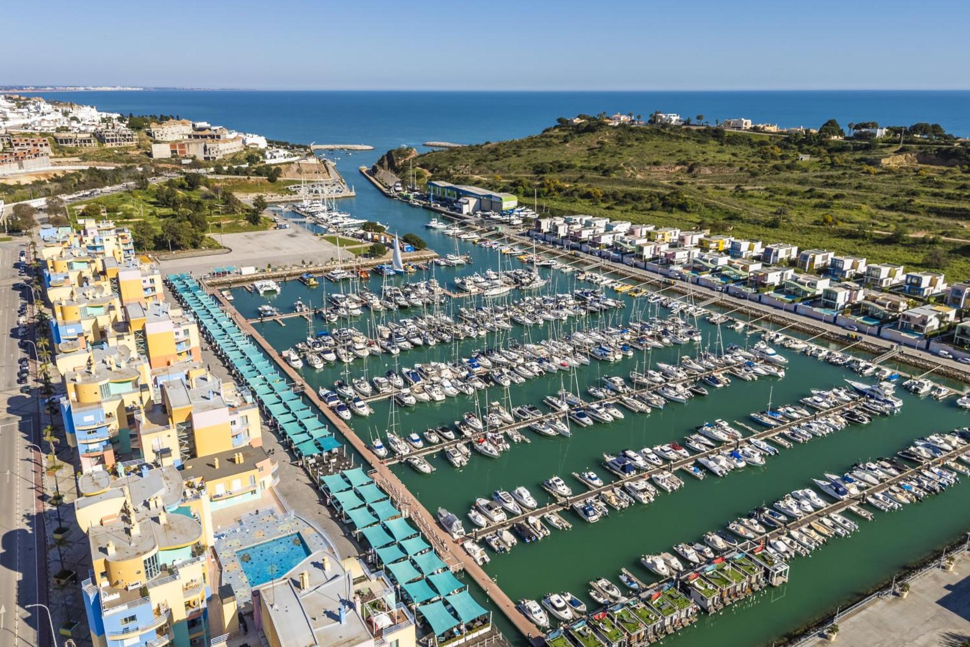 Marina Breeze Apartment With Pool - 900M From The Beach Albufeira Exterior photo