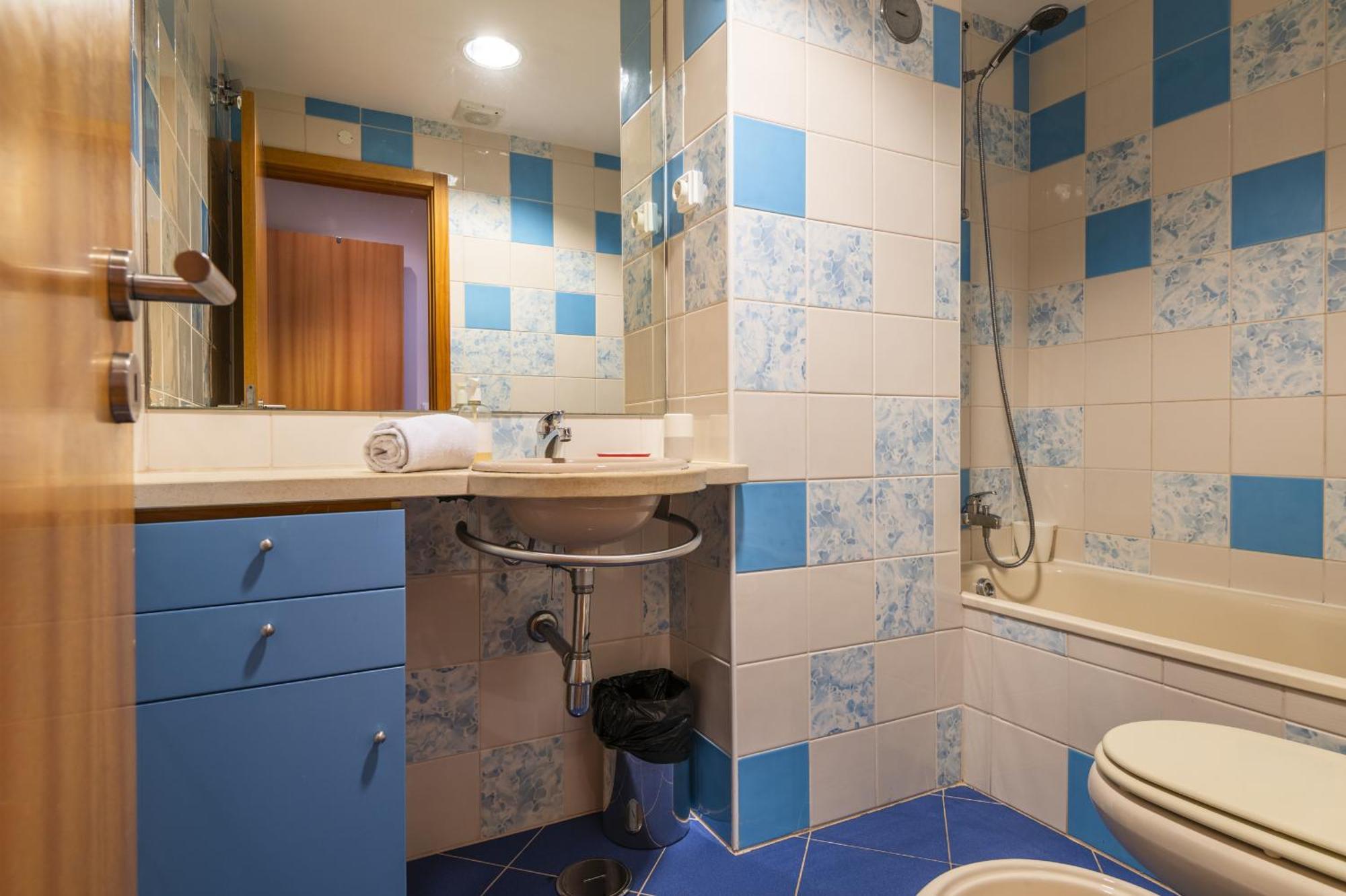 Marina Breeze Apartment With Pool - 900M From The Beach Albufeira Exterior photo