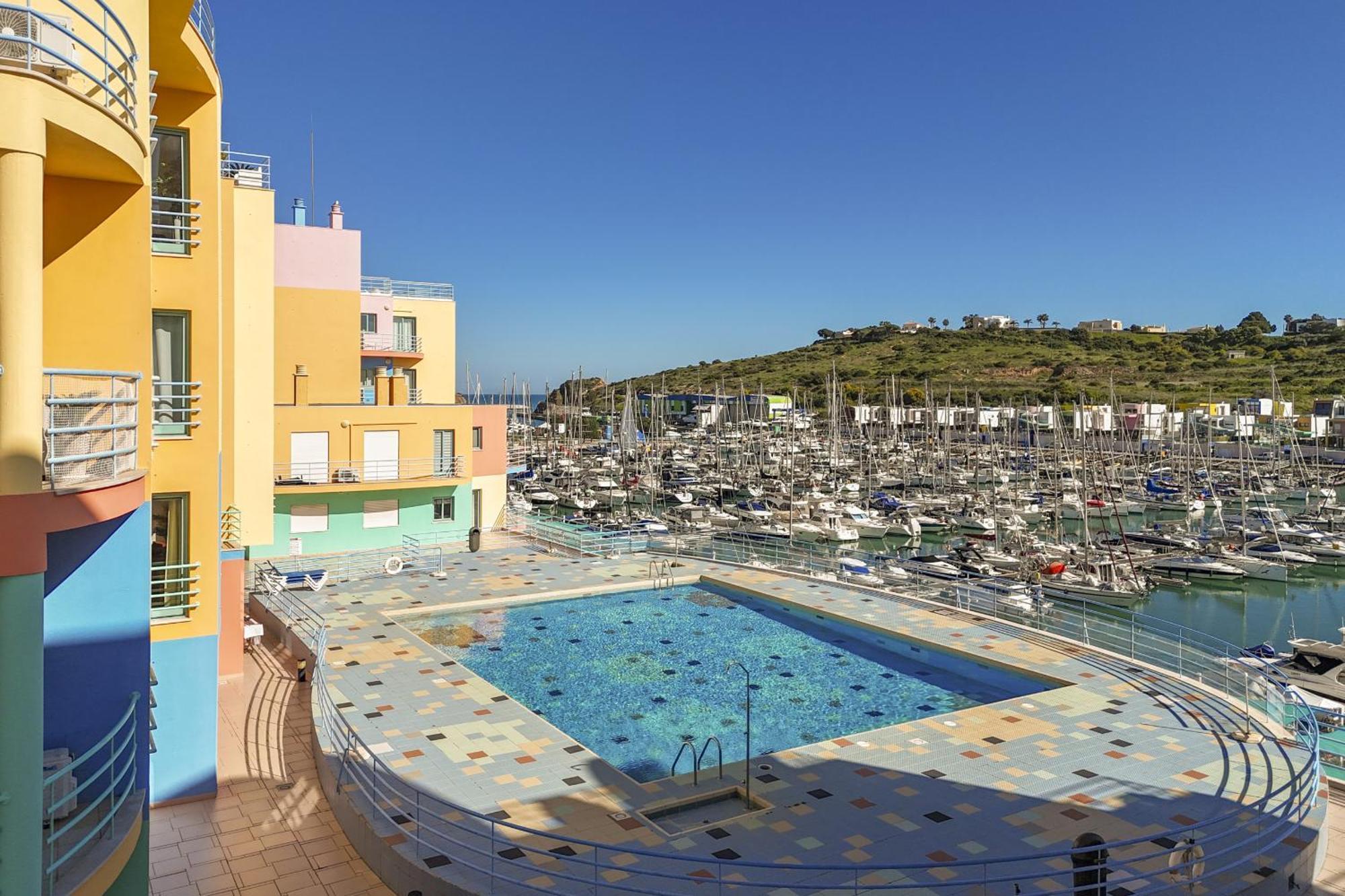 Marina Breeze Apartment With Pool - 900M From The Beach Albufeira Exterior photo